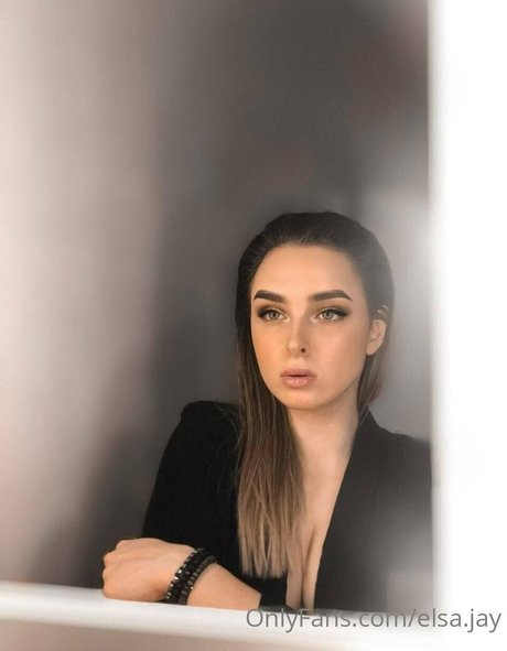 Elsa Jay