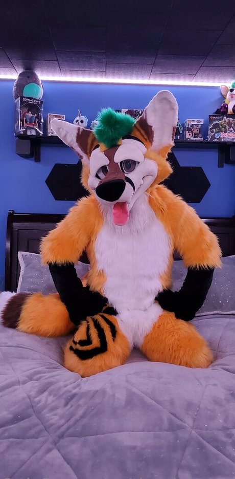 Thepineapplefox