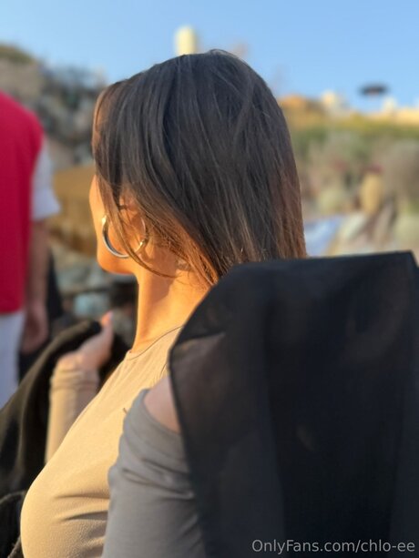Chlo Ee