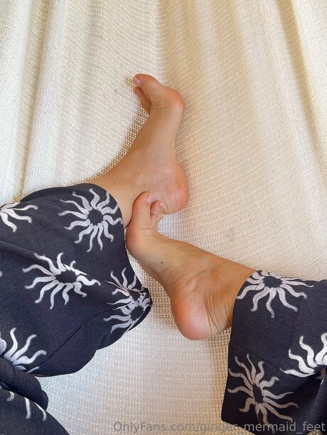 Ginger Mermaid Feet