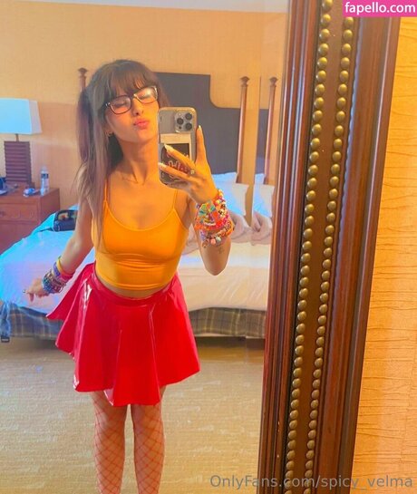 Velma  Daphne Cosplay