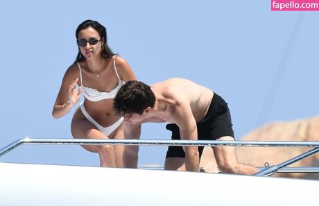 Alexandra Saint Mleux