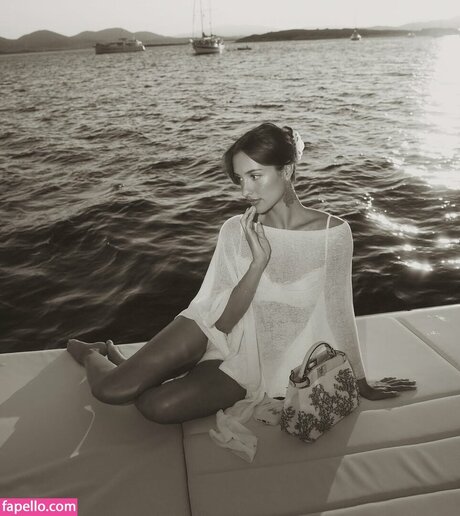 Alexandra Saint Mleux