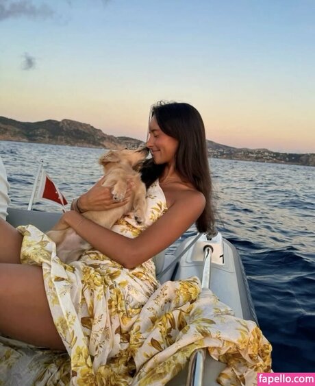 Alexandra Saint Mleux