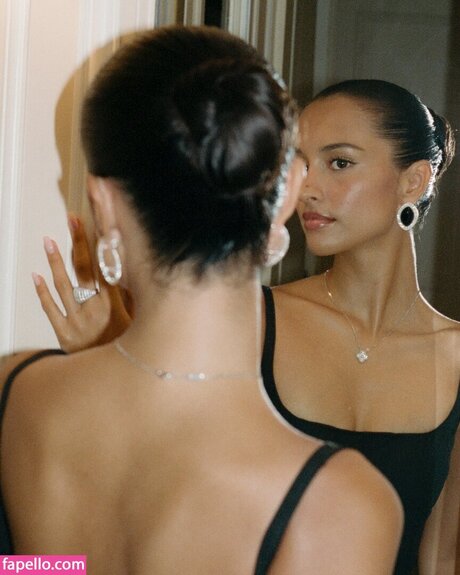 Alexandra Saint Mleux