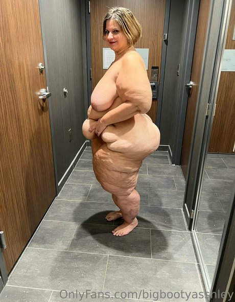 Bigbootyasshley