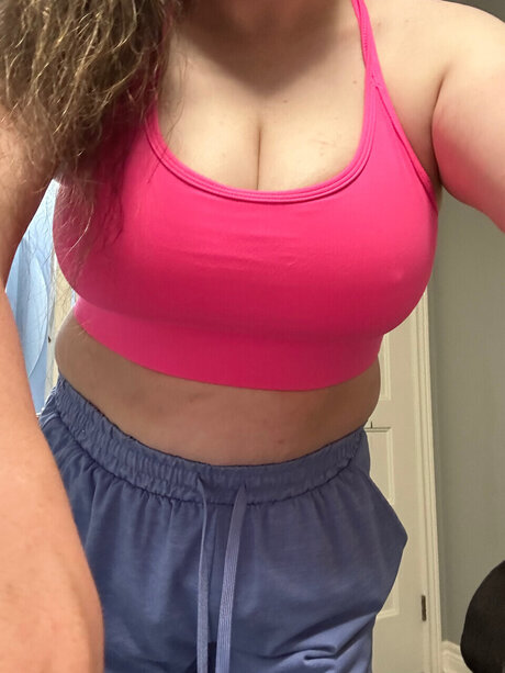 Naughty Niagaras Creamy Courtney