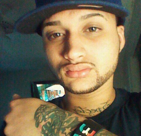 Insidediscreetkittykatt