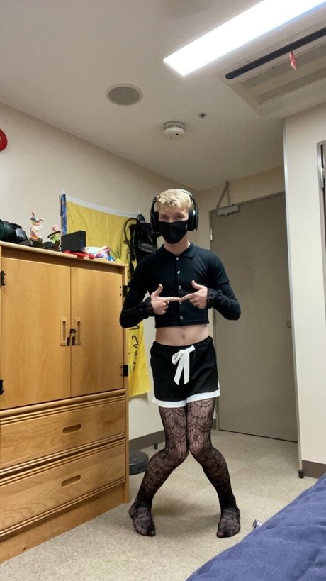 Femboy35