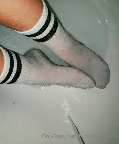 Lunascutefeet99