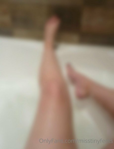 Misstinyfeets