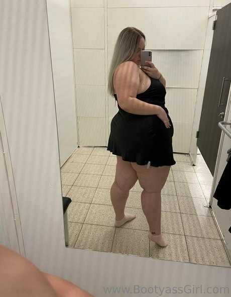 Bootyassgirl