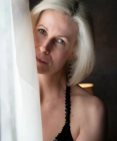 Christinamodelpage79