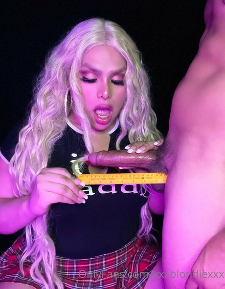 Xxxblondiexxx