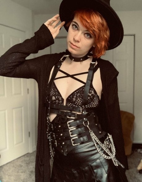 Naughtylittlekitten93