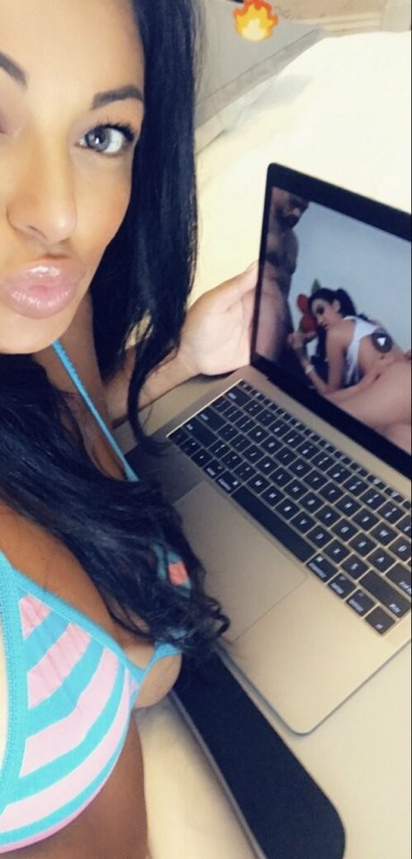 Sluttyjennaxo