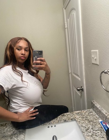 Tharealnenebalenciaga