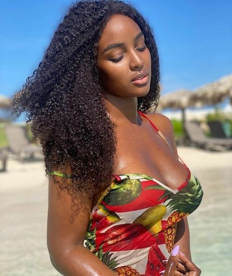 Amara La Negra