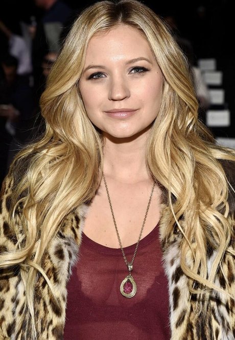 Vanessa Ray