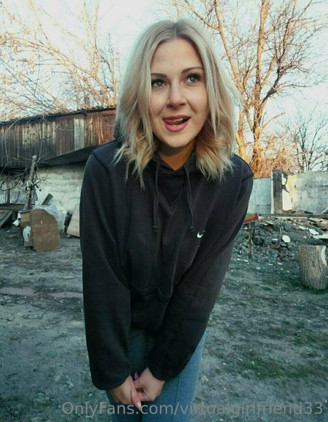 Virtualgirlfriend33