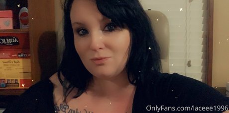 Laceee1996