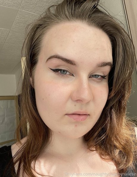 Naughtychubbynixiesin