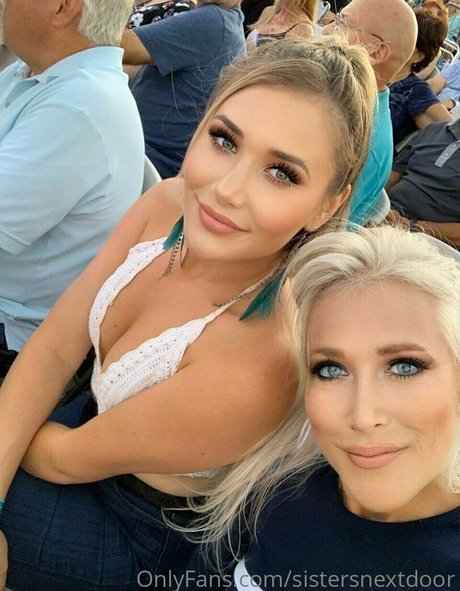 Sistersnextdoor