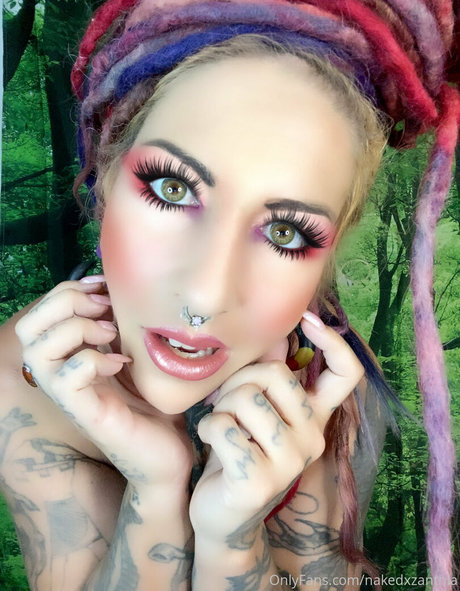 Nakedxzanthia