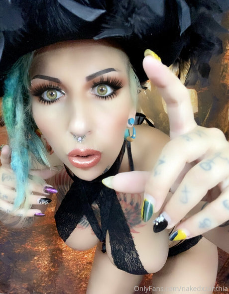 Nakedxzanthia