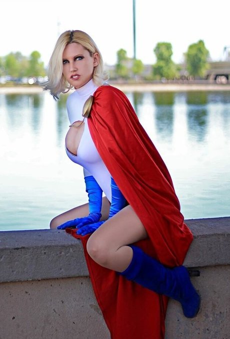 Az Power Girl