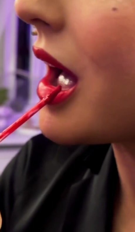 Joanna Jojo Levesque