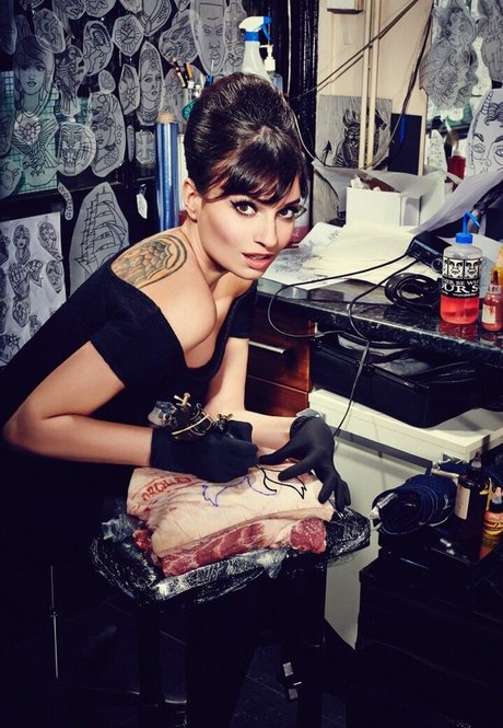 Gizzi Erskine
