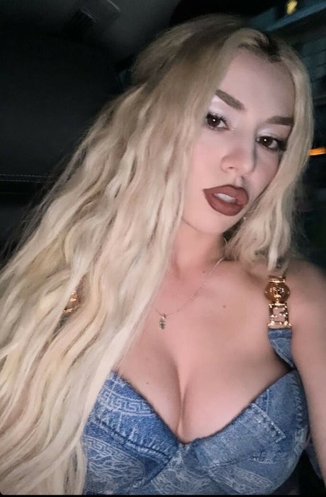 Ava Max