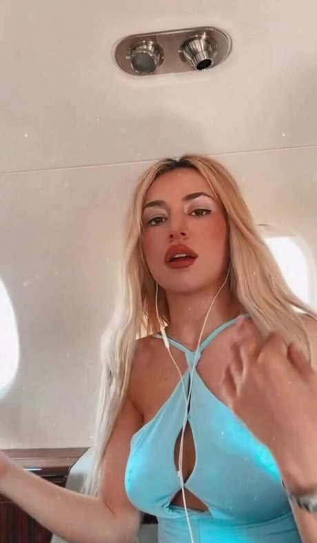 Ava Max