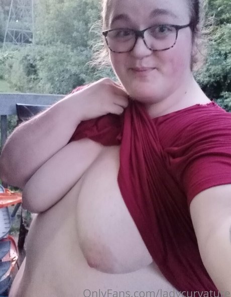 Ladykeepsherlegsopen