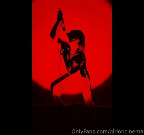 Girloncinema