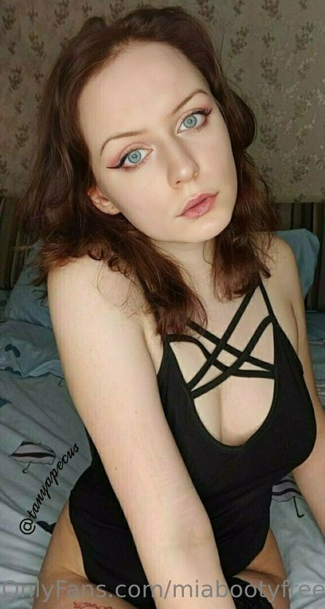 Miabootyfree