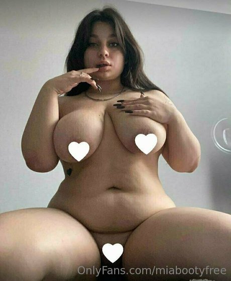 Miabootyfree
