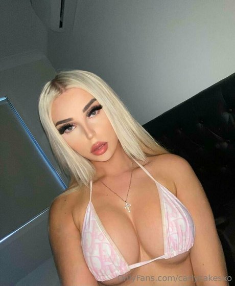 Carlycakesxo