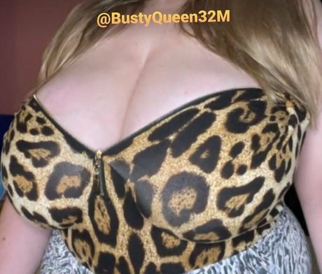 Bustyqueen32m