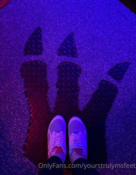 Yourstrulymsfeet