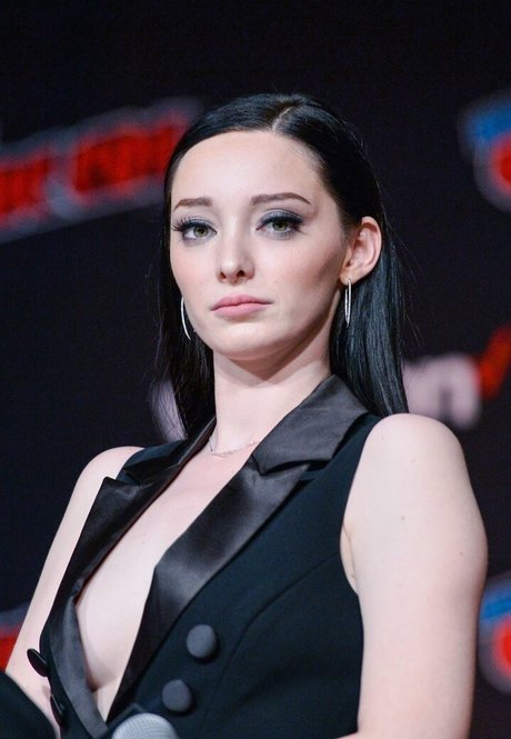Emma Dumont