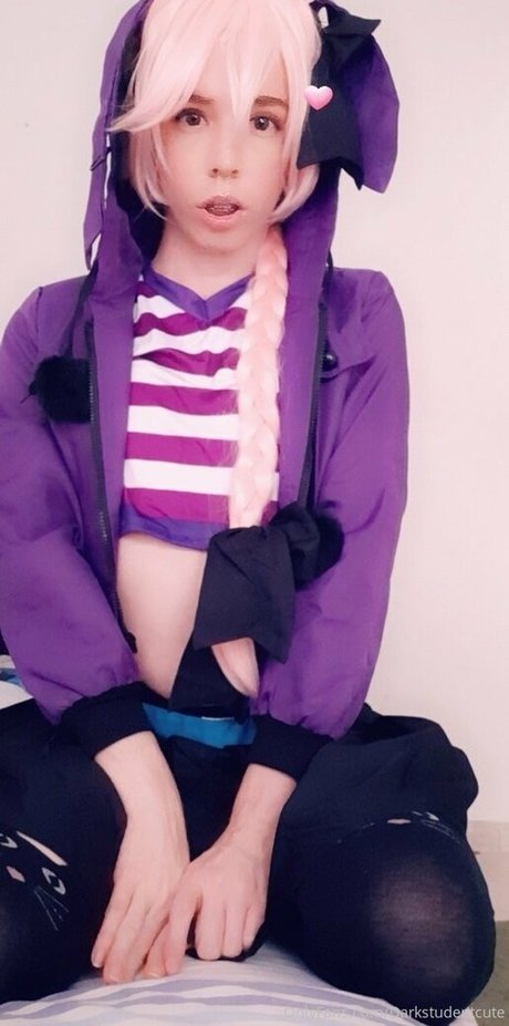 Darkstudentcute