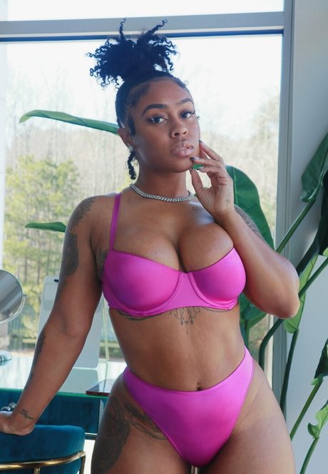 Therealbombshellmint