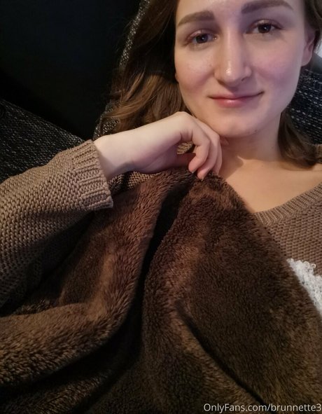 Brunnette3
