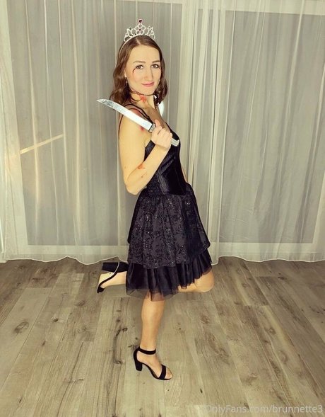 Brunnette3