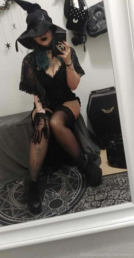 Lunaticalwitch