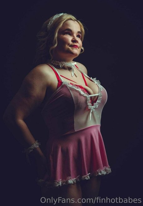 Finhotbabes