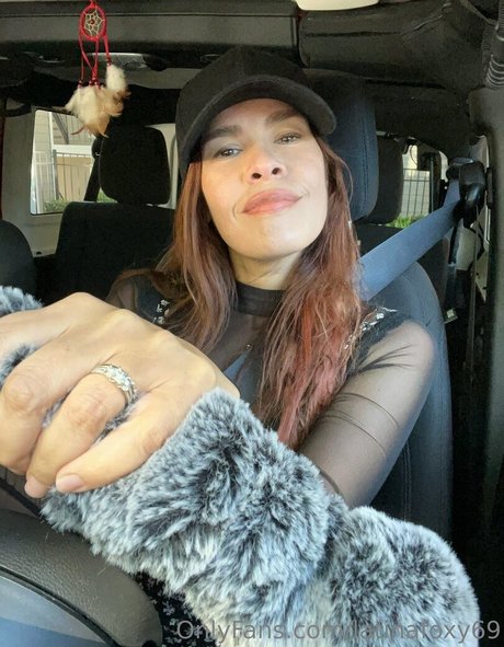 Latinafoxy69