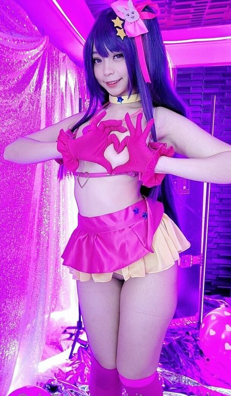 Hitomi Kadorin Cosplay